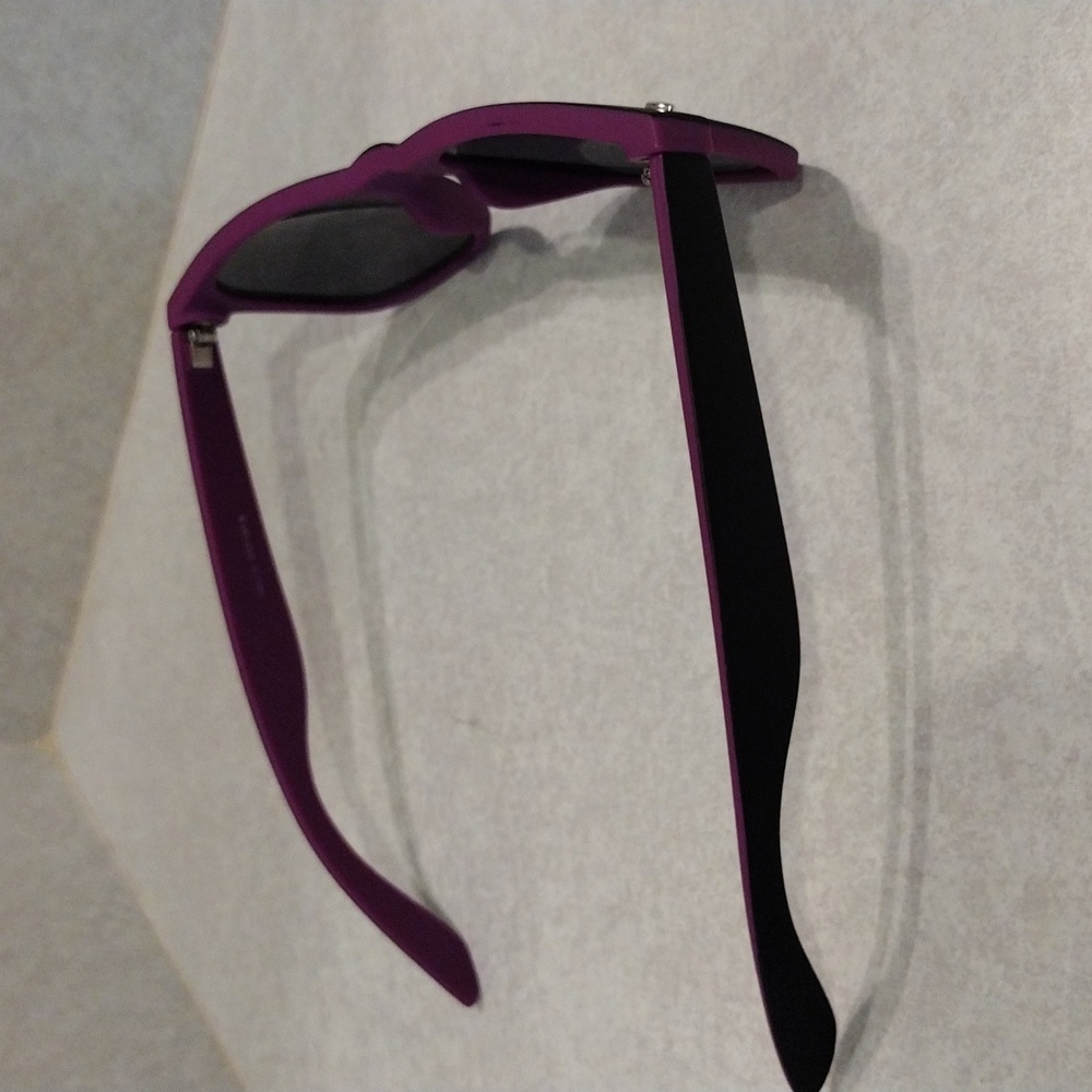 Lids sunglasses. - Picture 2 of 8